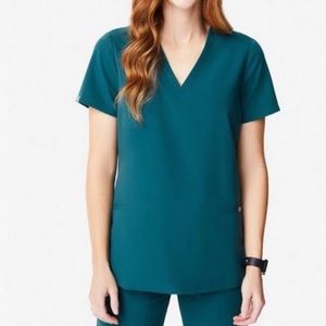 Figs Caribbean blue casma three pocket scrub top